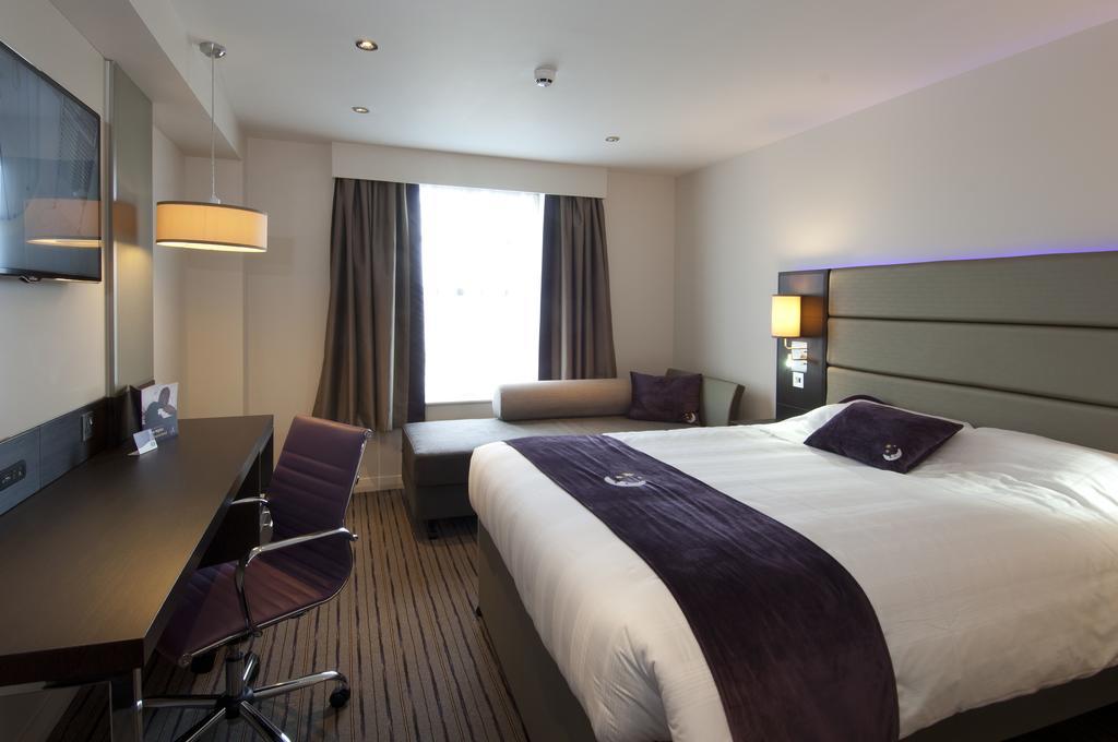 Premier Inn Merthyr Tydfil Extérieur photo