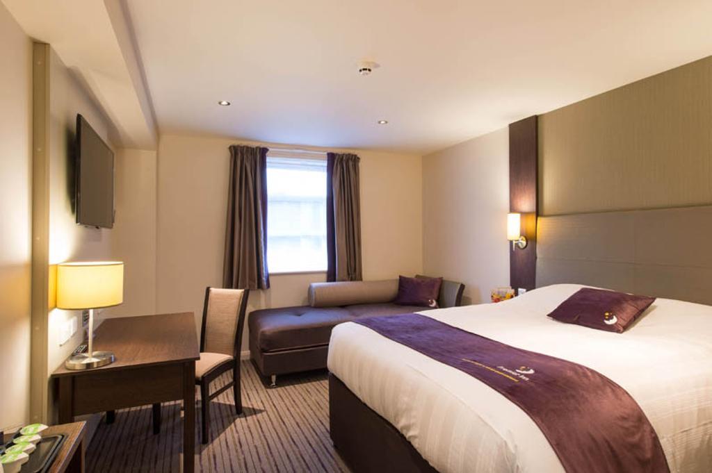 Premier Inn Merthyr Tydfil Extérieur photo