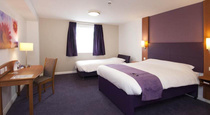 Premier Inn Merthyr Tydfil Extérieur photo
