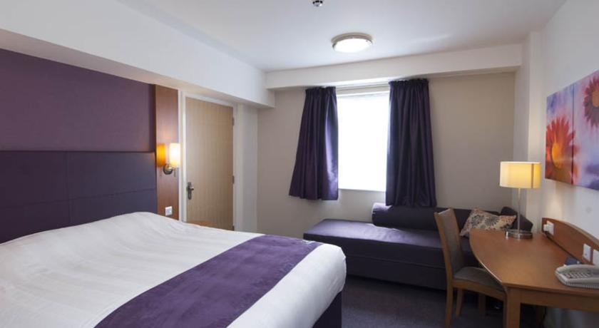 Premier Inn Merthyr Tydfil Extérieur photo